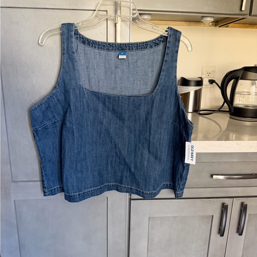 Old Navy Women's Sleeveless Crop Top